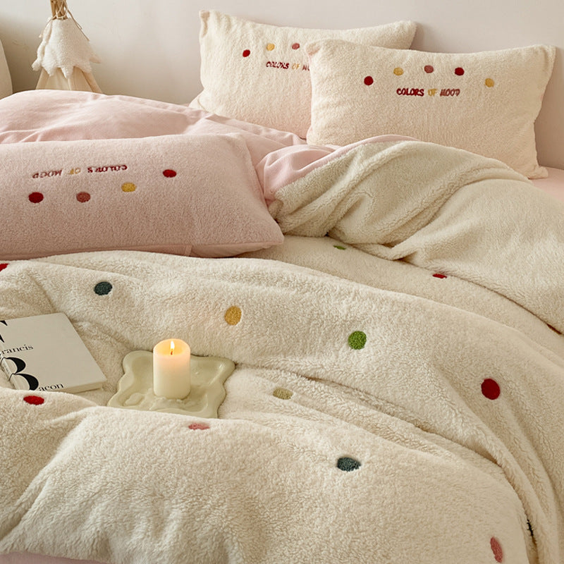 Cozy teddy fleece bedding set with colorful dots and extra soft surface