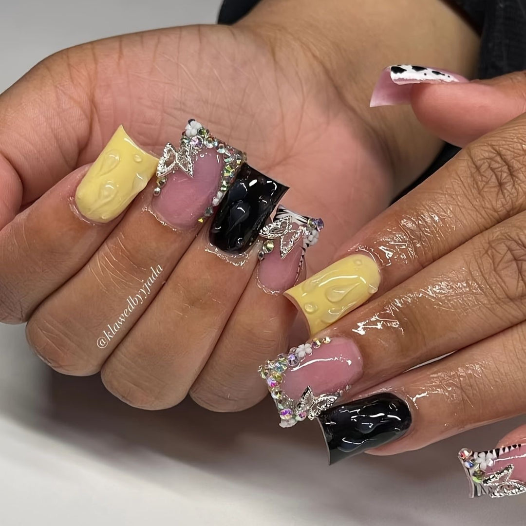 Glamorous Decorative Acrylic Nail Art Kalsten