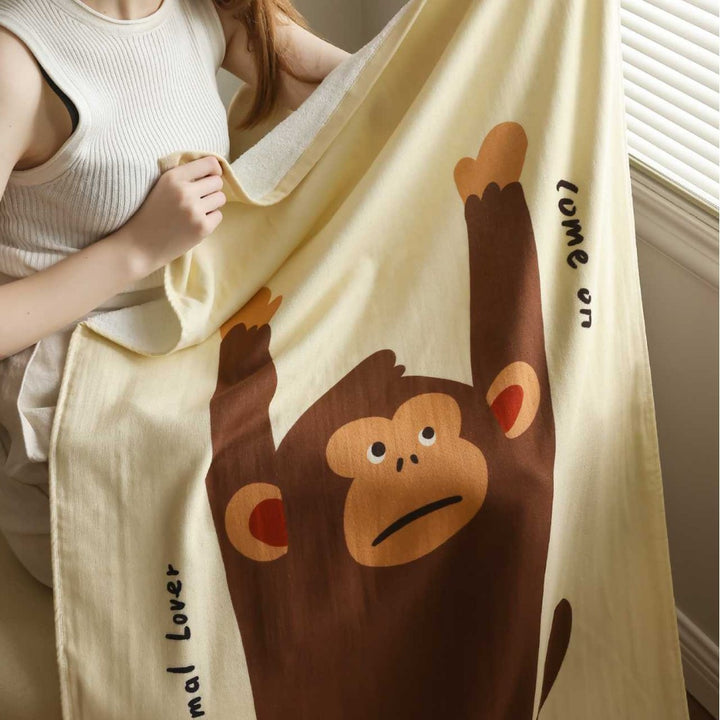 Children's bath towel with cute monkey print made of soft microfiber