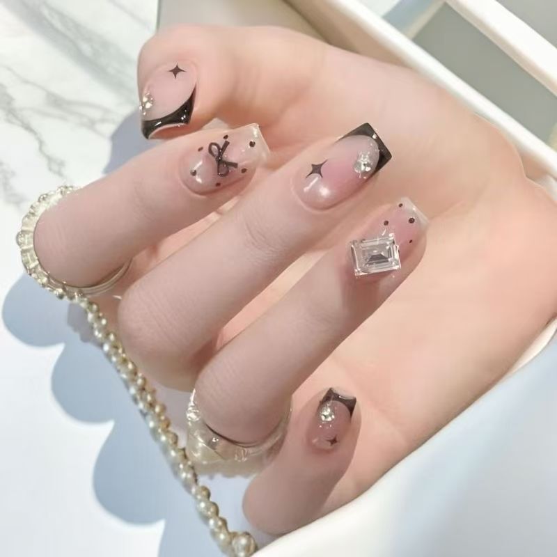 Decorative Press-On Nails Kalsten
