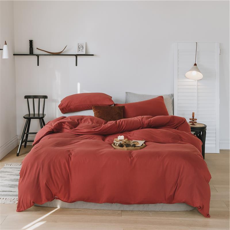 Bedding set made of breathable cotton percale with temperature-regulating processing
