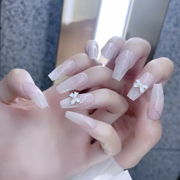 Artistic Press-On Nail Design Kalsten