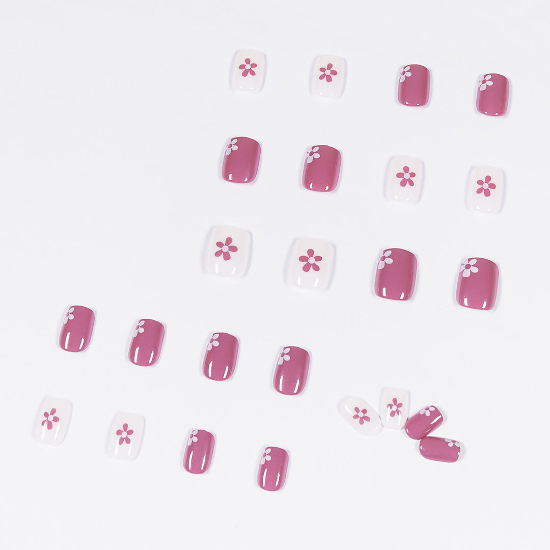 Artful Nail Art with Floral Elements Kalsten