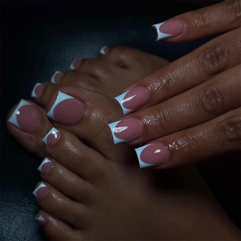 Art Nail Set with Elegant French Tip Design Kalsten