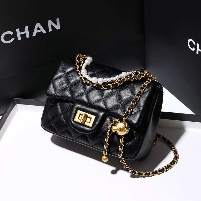 Elegant Quilted Chain Crossbody Handbag  1791995442