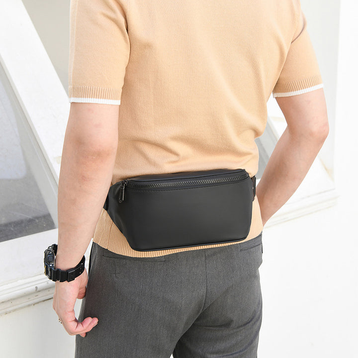 Waist bag made of water-repellent material with ergonomic design Kalsten