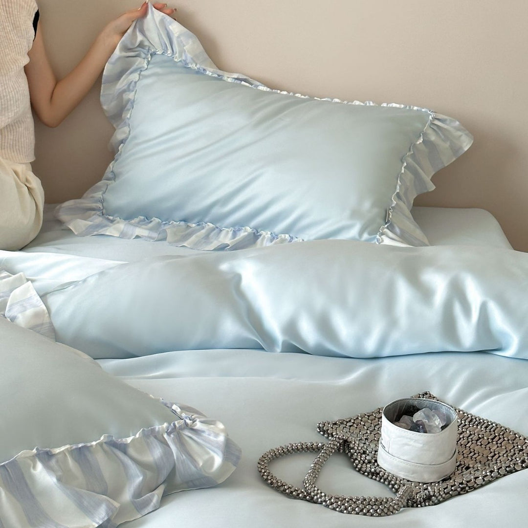 Satin-Duvet cover set with frill and silky gloss finish