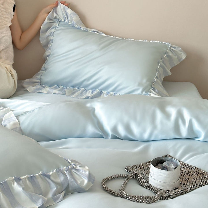 Satin-Duvet cover set with frill and silky gloss finish