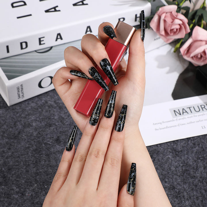 Artificial nails in elegant geometric design Kalsten