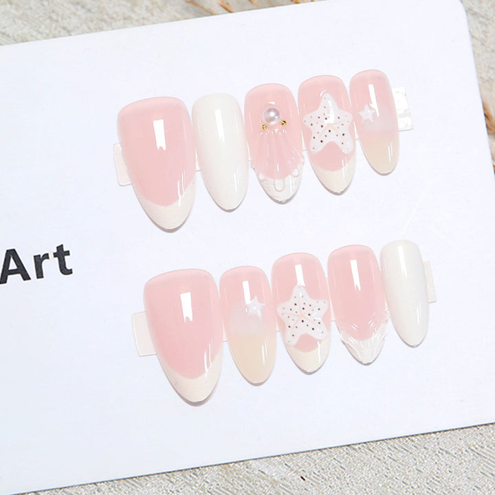 Artful Nail Tips in Maritime Design Kalsten