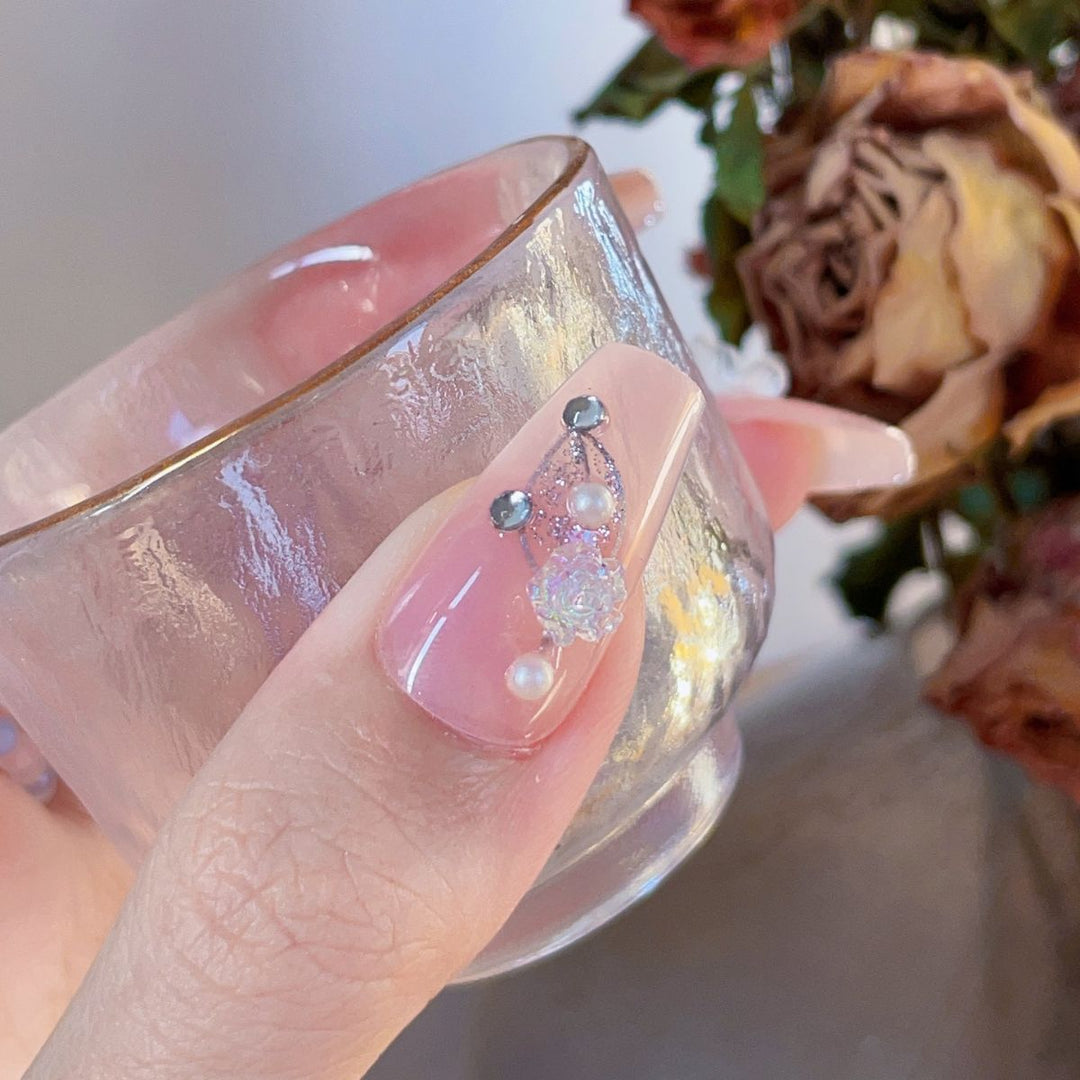 Artistic Floral-Embellished Press-On Nail Set