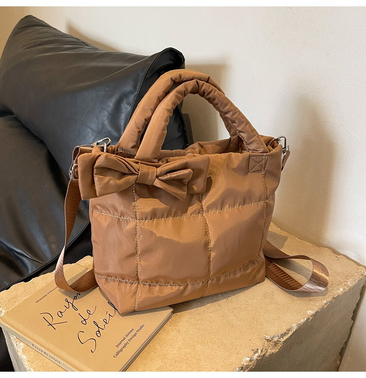 Fashionable Bow-Detail Handbag