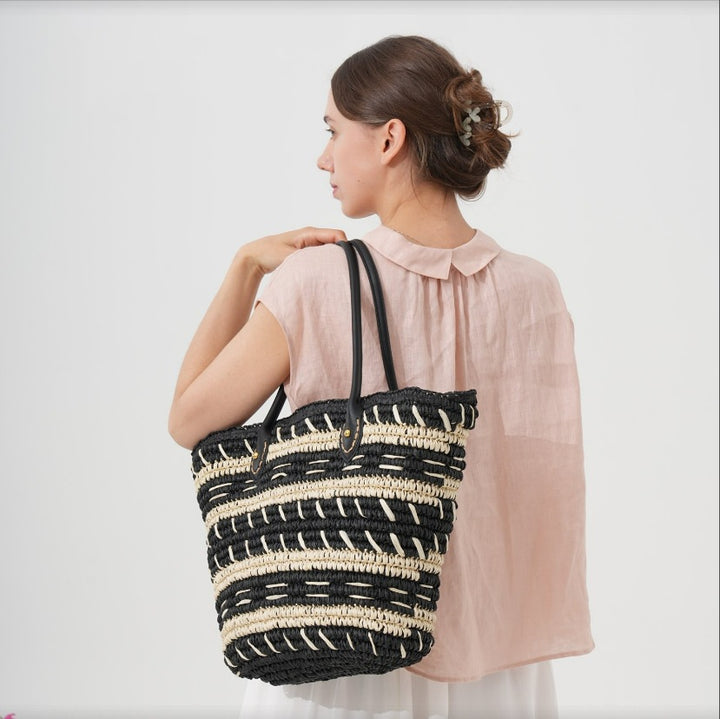 Beach bag made of braided natural material Kalsten