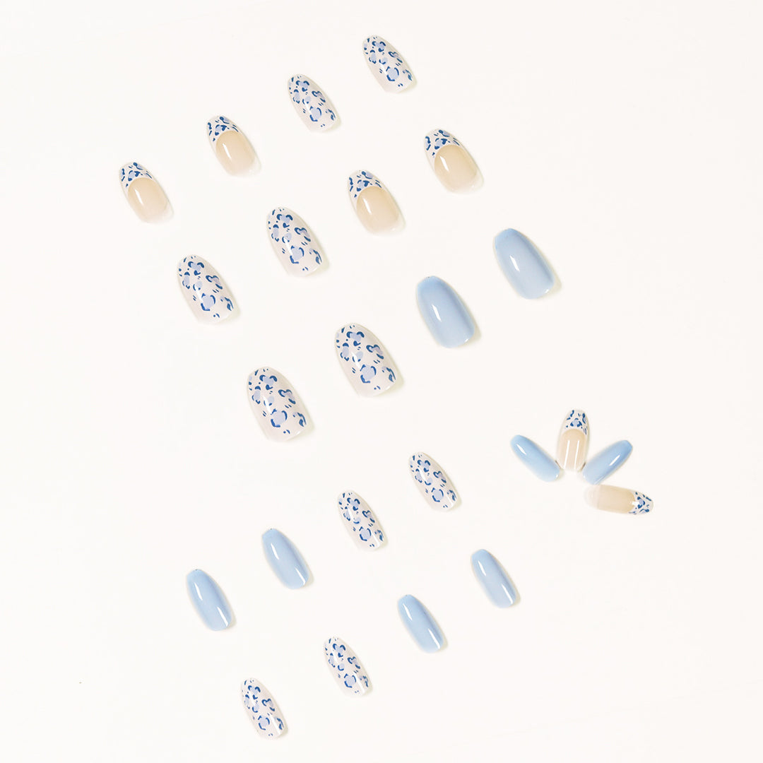 Artful nail art in modern leopard design Kalsten