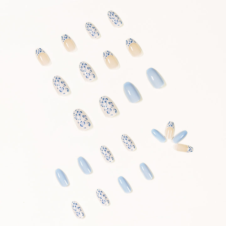 Artful nail art in modern leopard design Kalsten