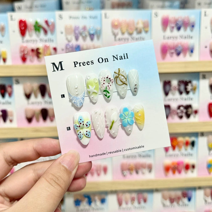 Artistic Floral Design Press-On Nail Set  1791772929