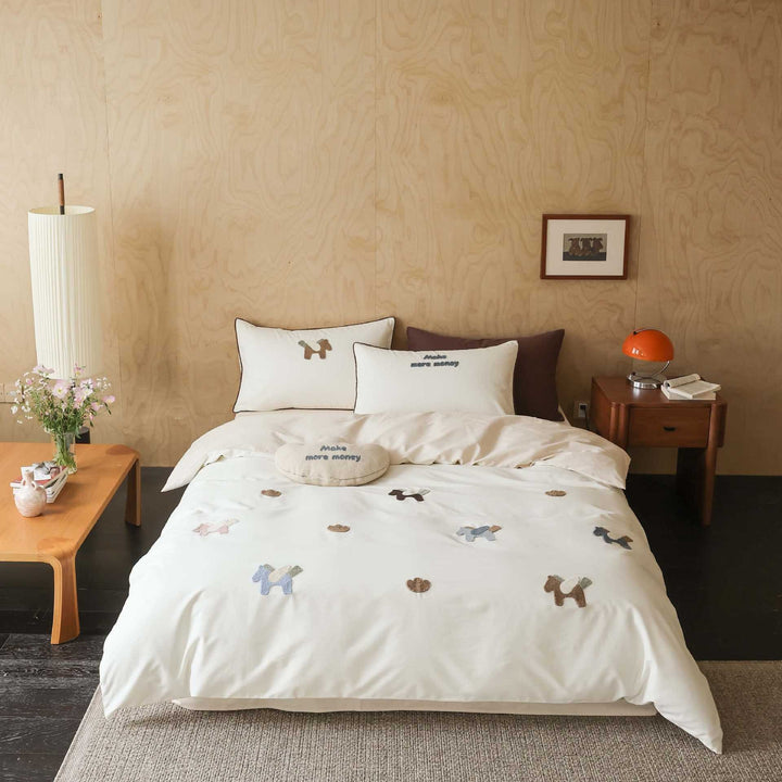 Embroidered bedding set made of cotton satin with dachshund motif and fine piping
