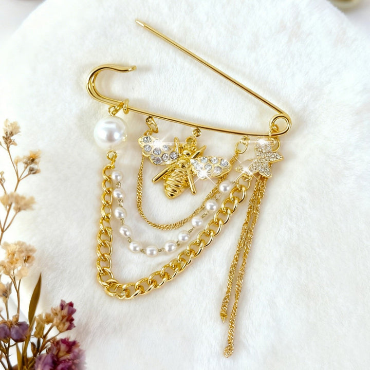 Elegant safety pin with pearls and crystals Kalsten