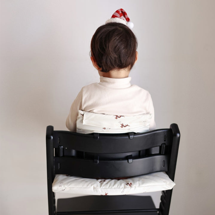 Ergonomic Adjustable Solid Wood Baby Feeding Chair with Removable Anti‑Slip Tray and Printed Seat Cushions