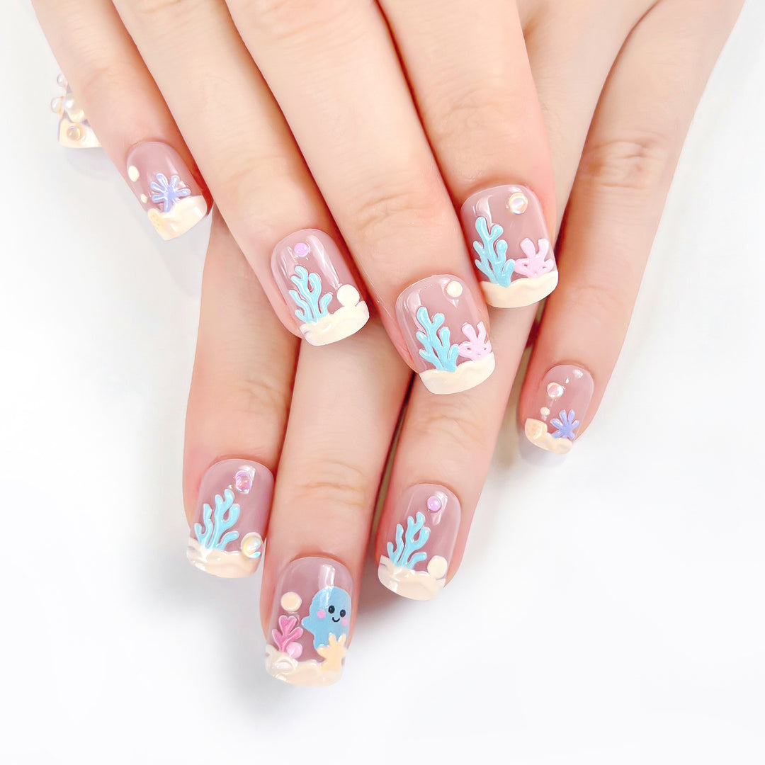 Nails in maritime themes with 3D applications Kalsten