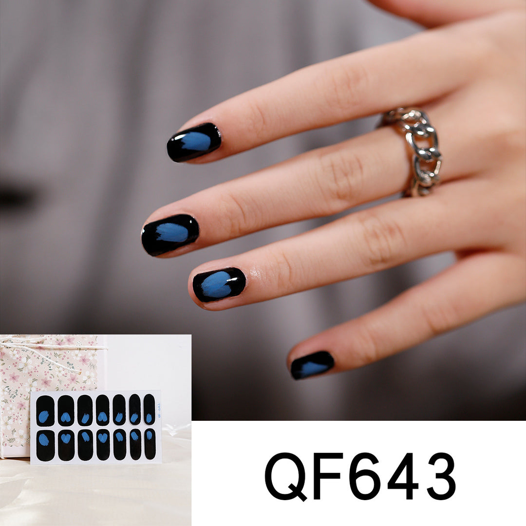 Artificial nail design with heart motif Kalsten