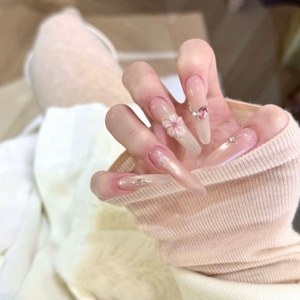 Stylish and Elegant Nail Extensions