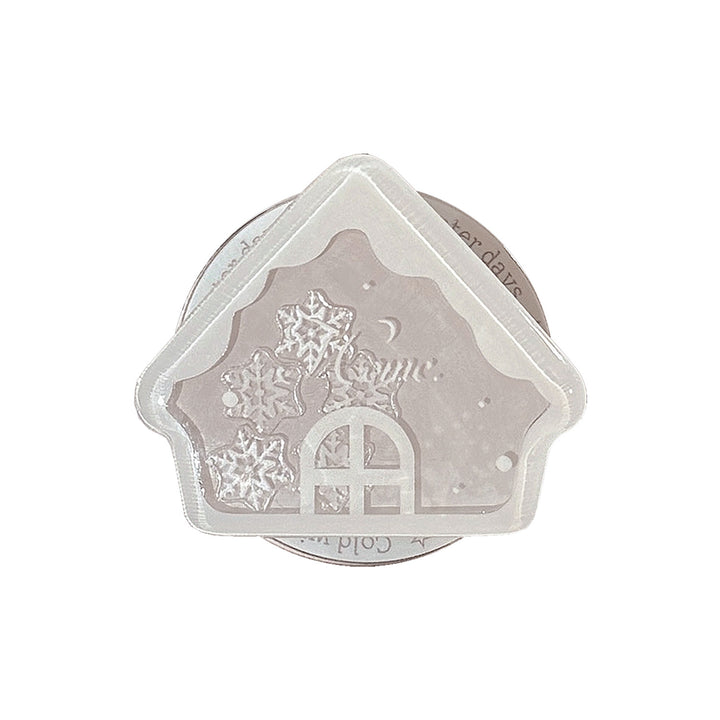 Fragrant candle in Winter House design Kalsten