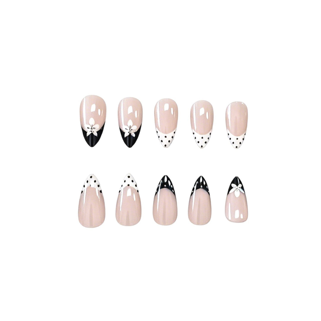 Elegant Black and White Floral Nail Art Extensions Kalsten