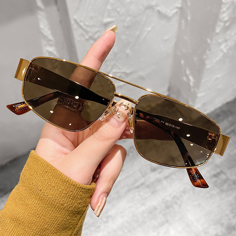 Women's sunglasses with elegant and sporty design Kalsten