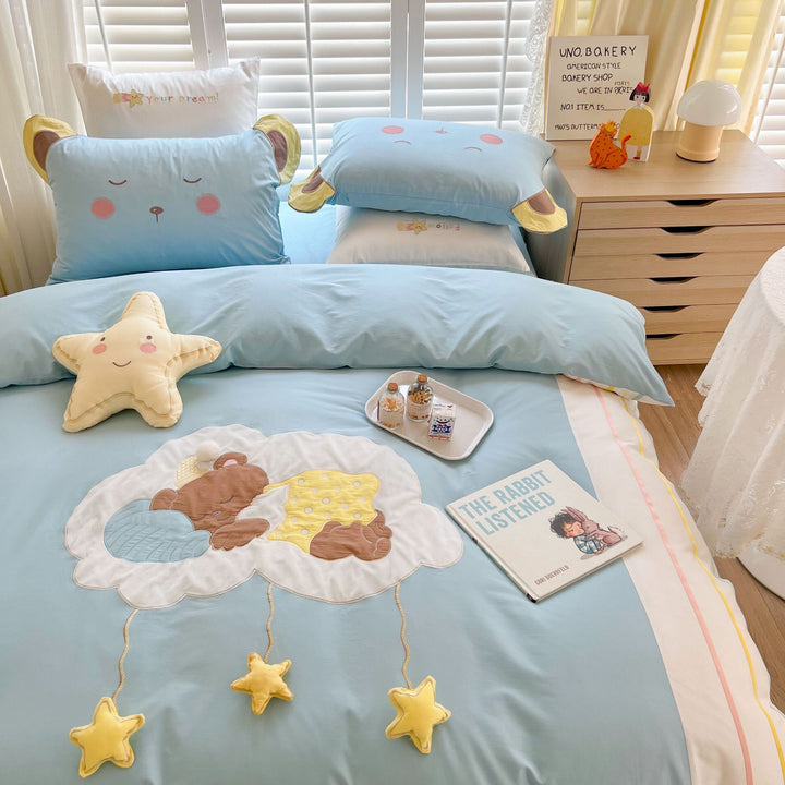Children's bedding set with 3D star appliqués, cloud and animal motif