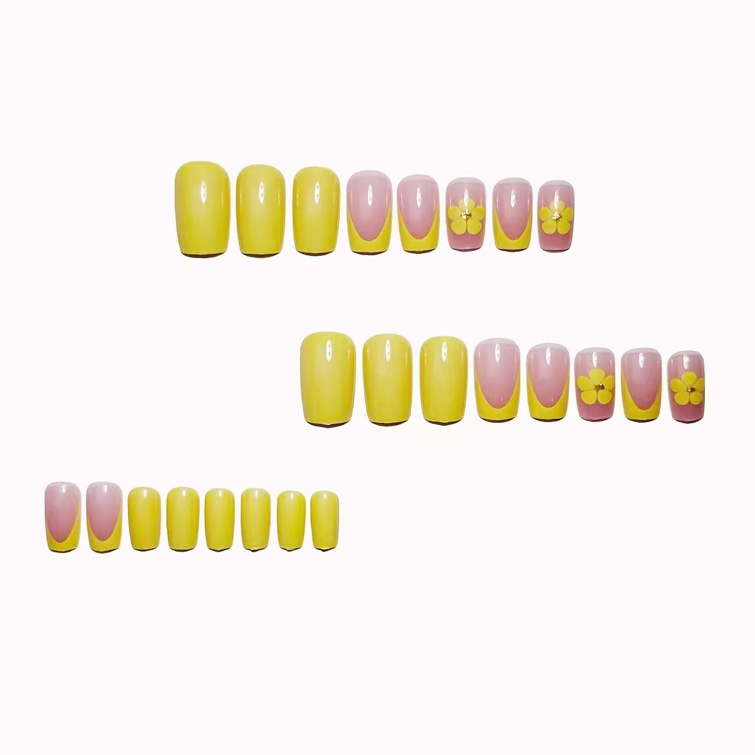 Artistic Floral Design Nail Set