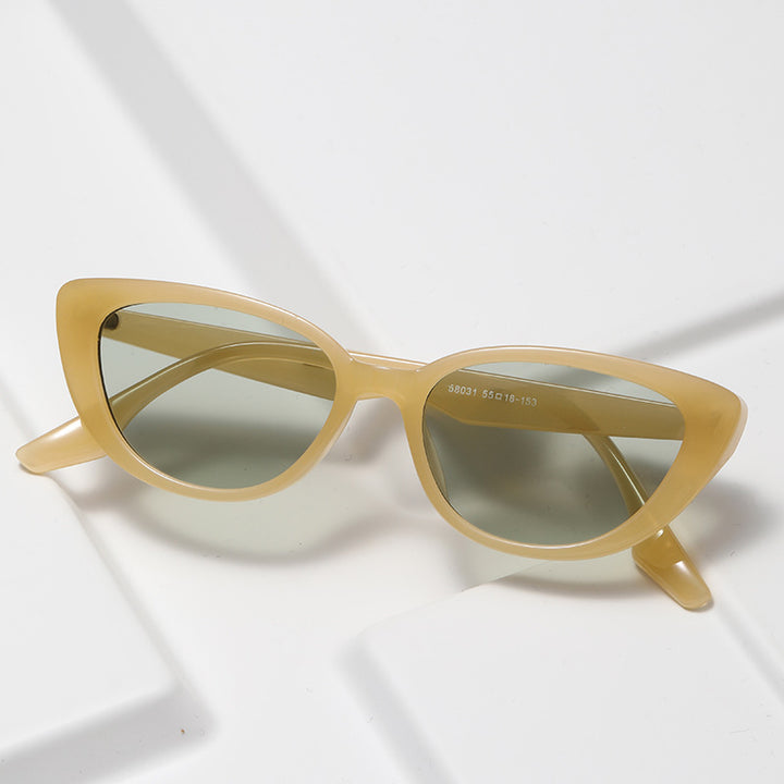 Women's Cat-Eye Sunglasses with Stylish Tortoiseshell Design Kalsten