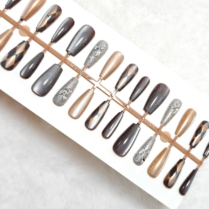 Artifical nails in elegant metallic look Kalsten