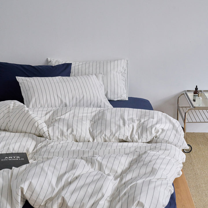 Striped bedding set made of cotton-linen with concealed zipper