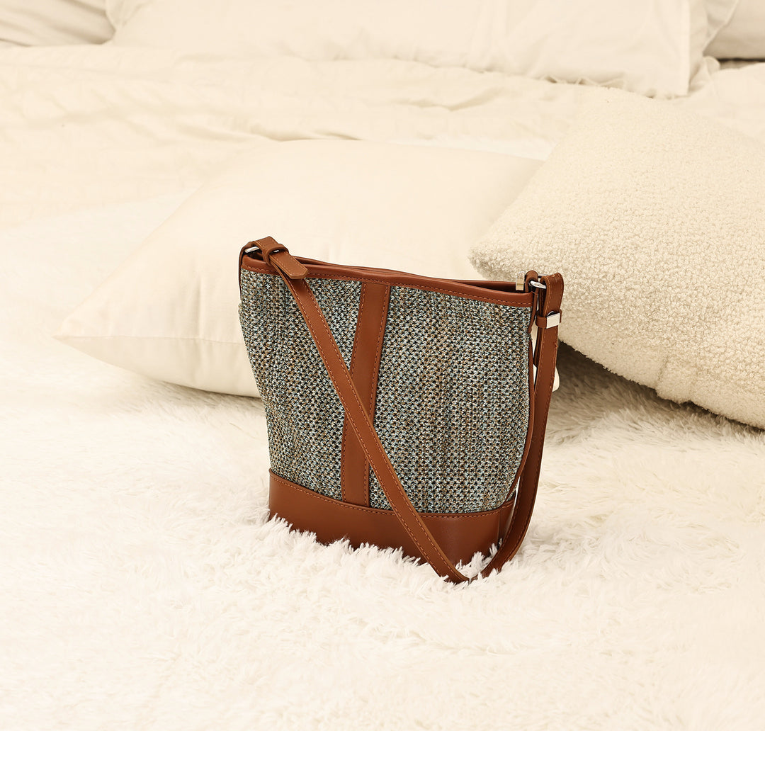 Chic Textured Crossbody Handbag
