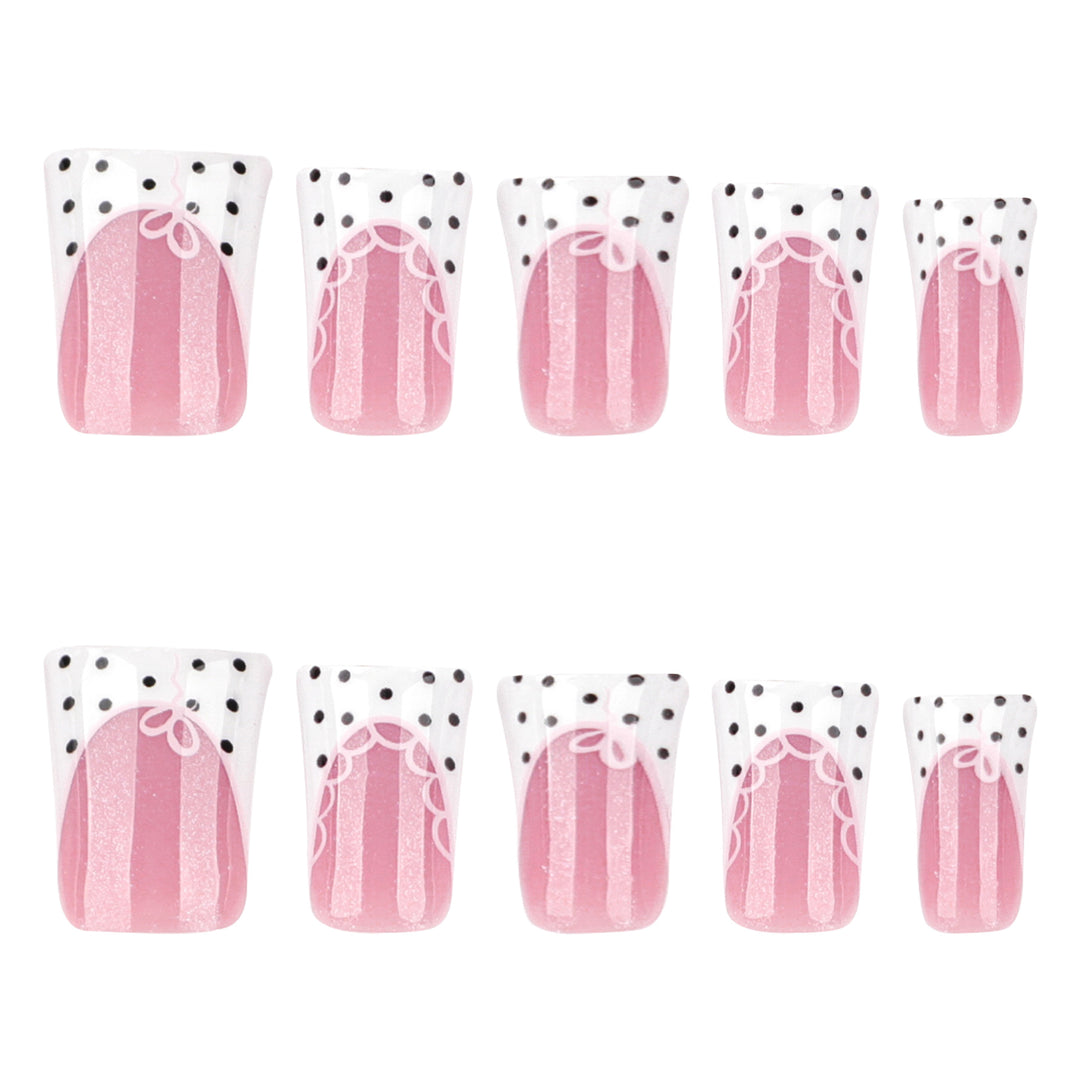 Artificial nail extensions with elegant lace design Kalsten