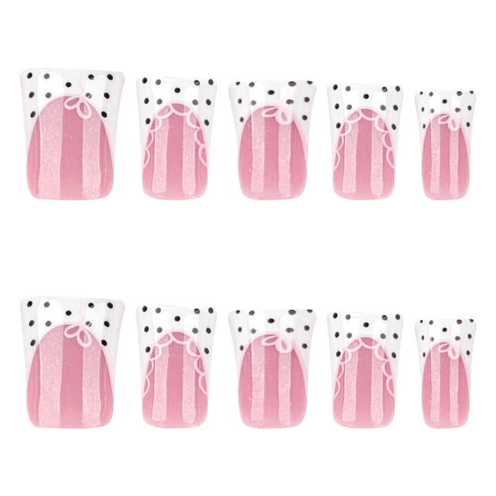 Artificial nail extensions with elegant lace design Kalsten