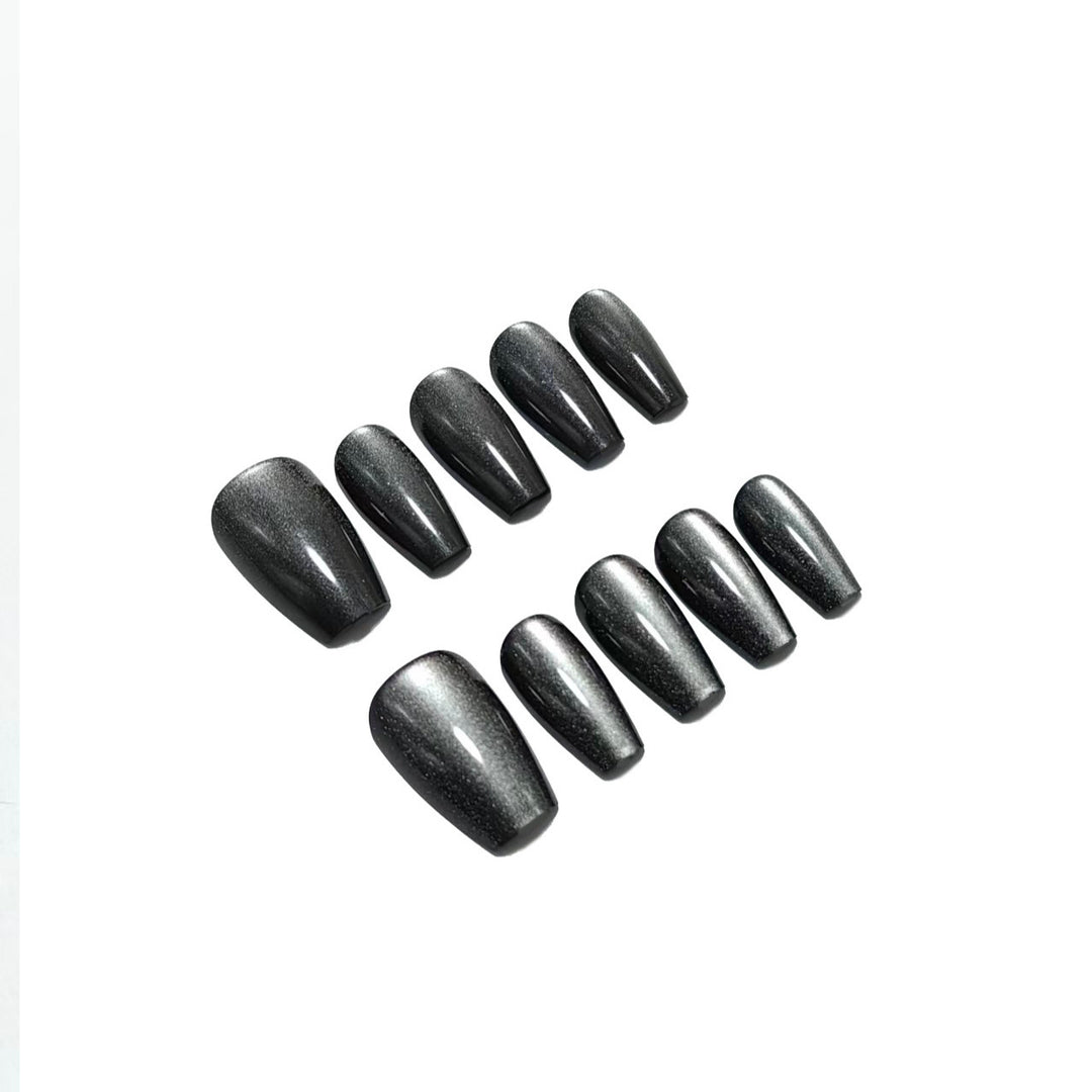 Nail art set with elegant metallic finish Kalsten