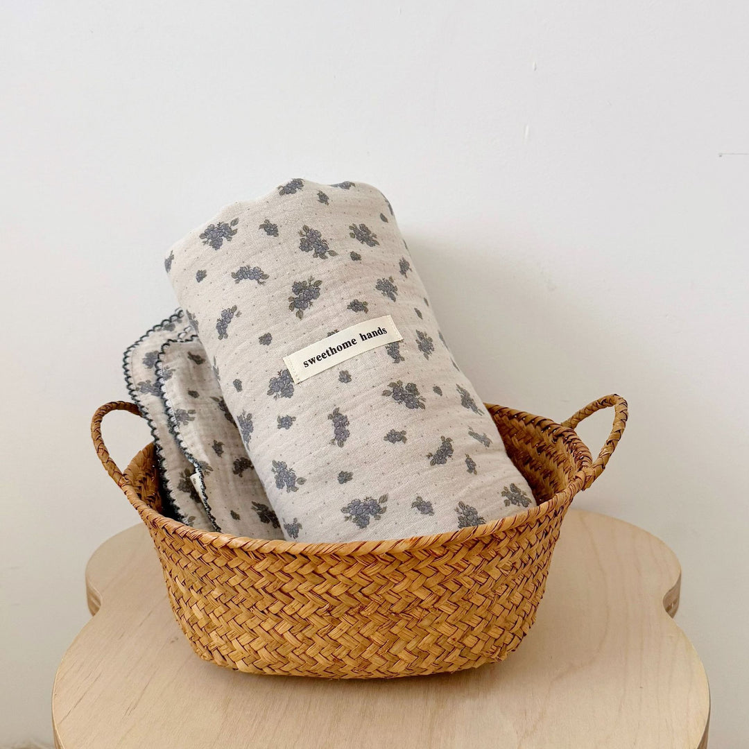 Unisex Muslin Blanket with delicate floral design and elegant ruffles Kalsten