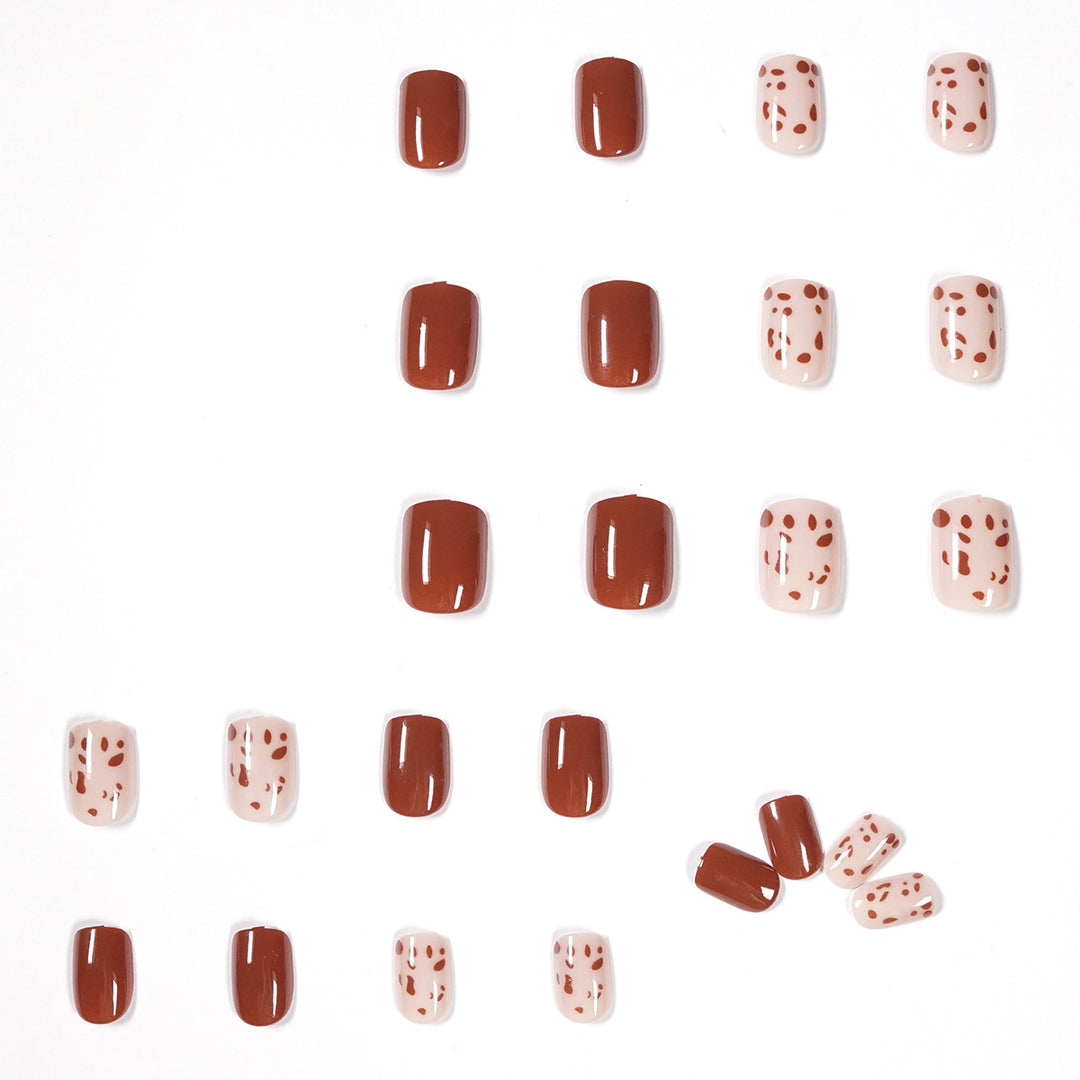 Artful nail art in elegant design Kalsten
