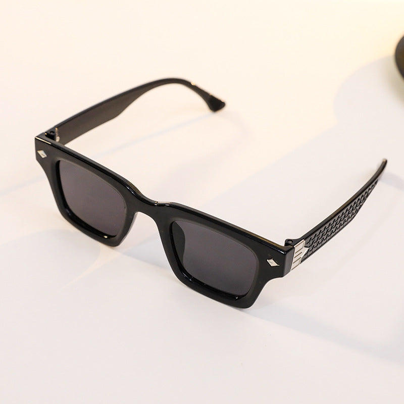 Women's fashionable reading glasses with ergonomic design Kalsten