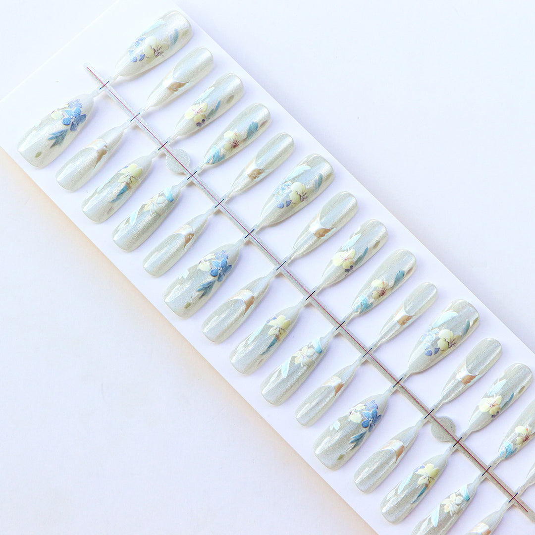 Elegant Floral-Embellished Press-On Nails