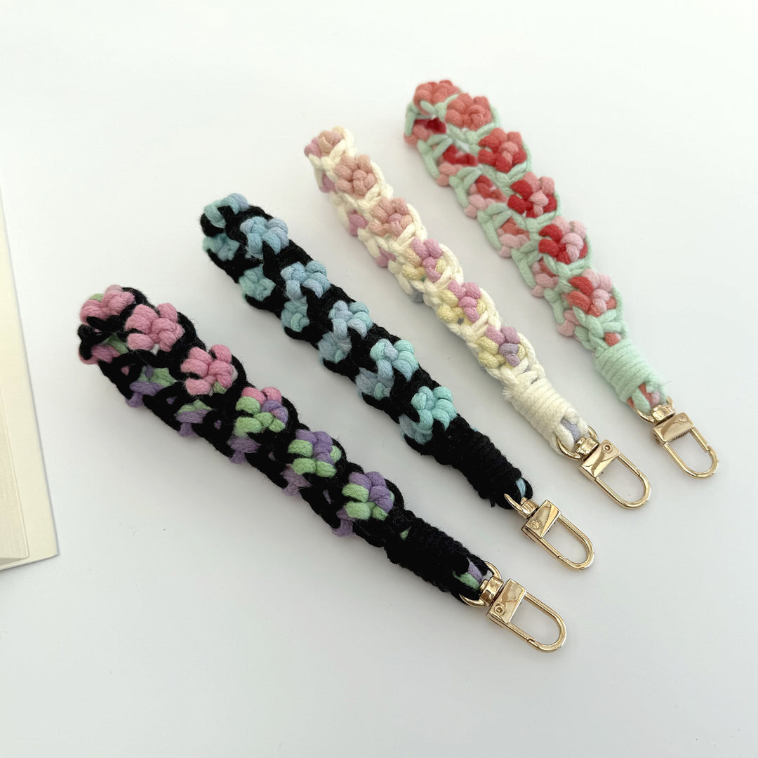 Handcrafted Macrame Keychain Holder Kalsten