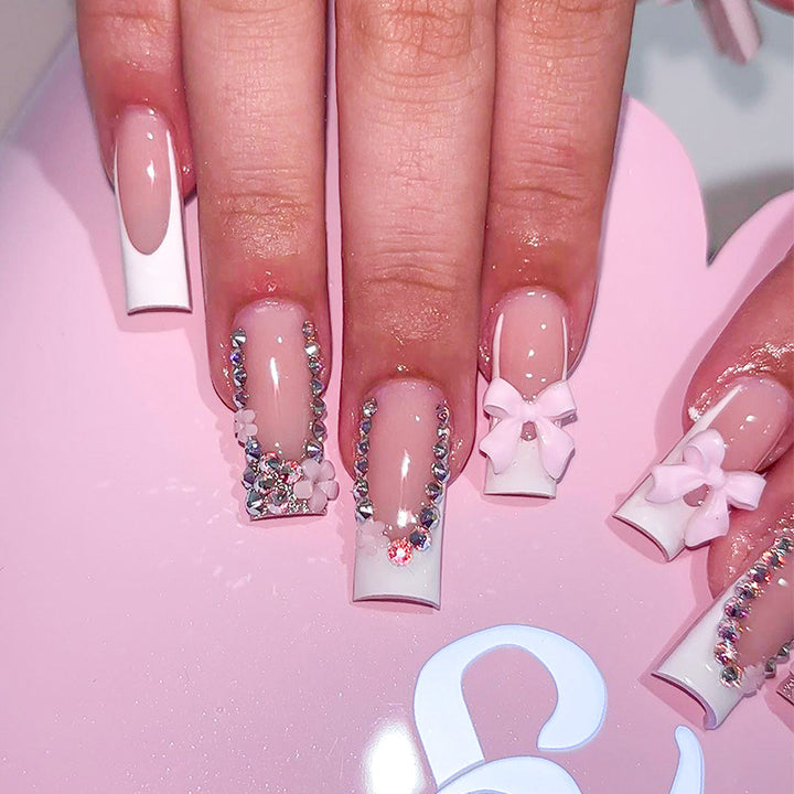 Artificial nail set with delicate details and glamorous decorations Kalsten