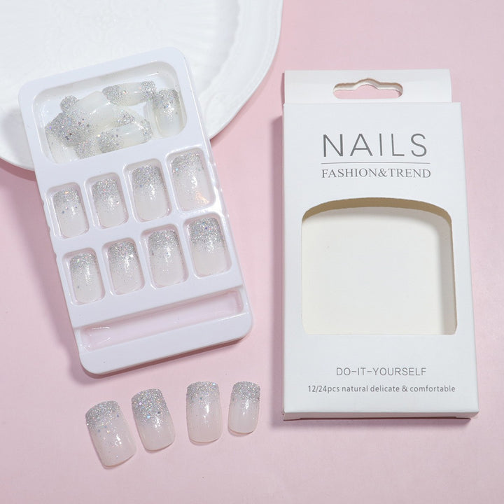 Glittery Nail Art Kalsten