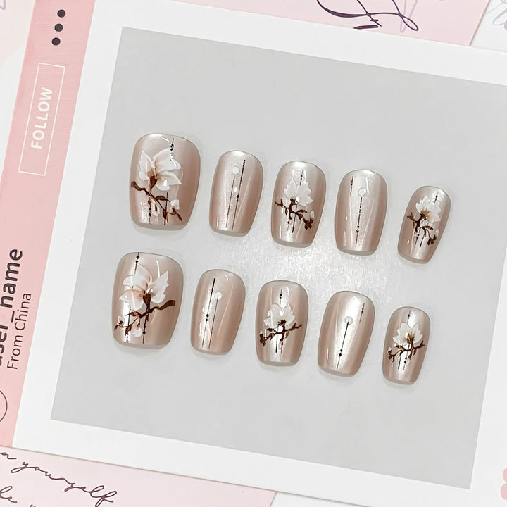 Artful and elegant nail tips Kalsten