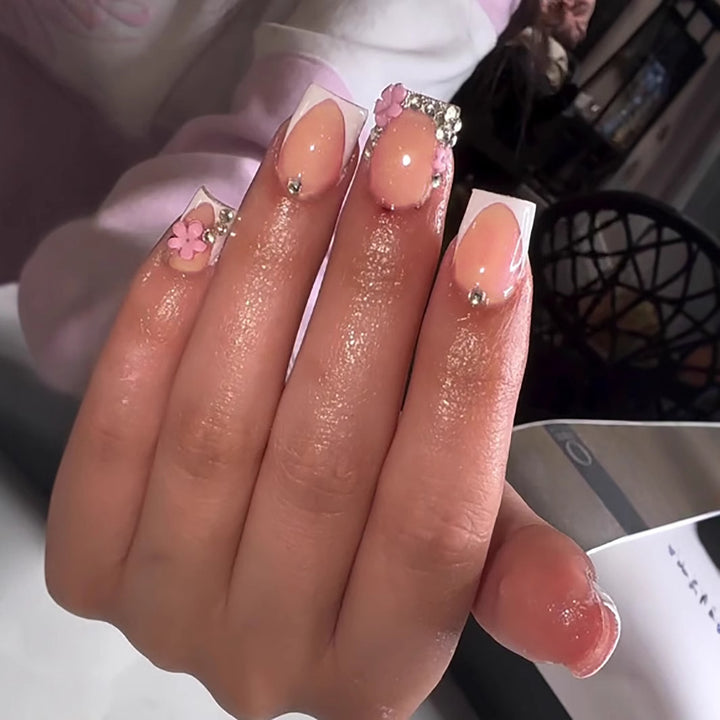 Decorative Floral Press-On Nail Set Kalsten
