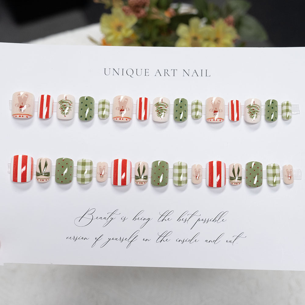 Festive Holiday Nail Art Design