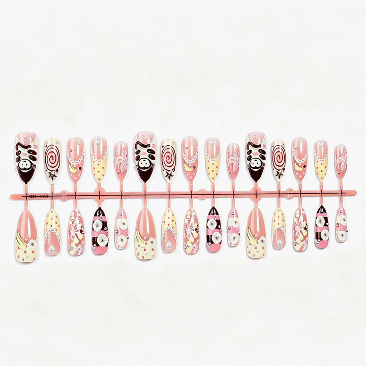 Playful artificial nails in sweet design Kalsten