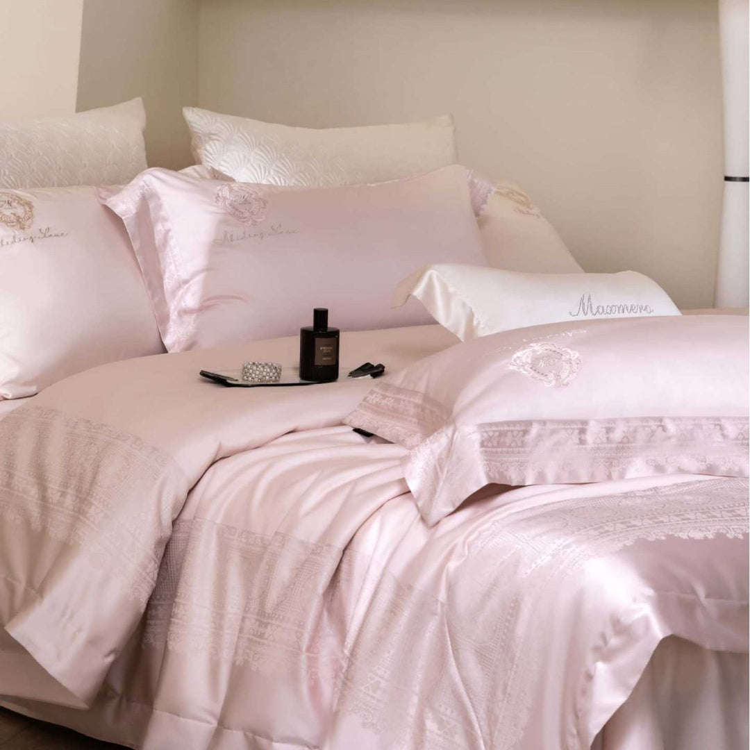 Premium bedding set made of cotton satin with jacquard border and quilted bedspread